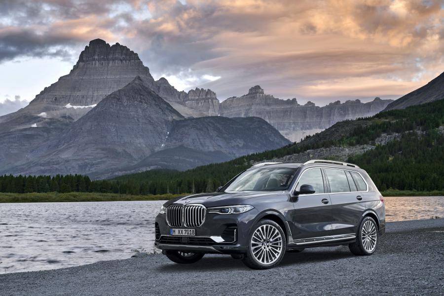  BMW X7 xDrive40i (G07) 2017 года  (WW) (фото 1 из 101)
